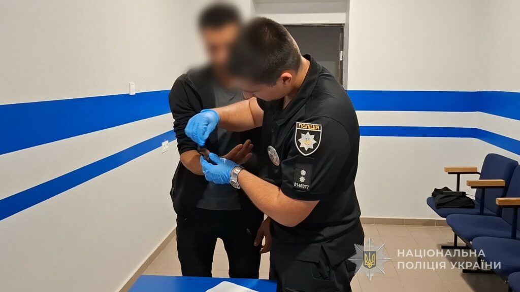В Одесской области задержали мужчину, который связал и ограбил мать погибшего военнослужащего