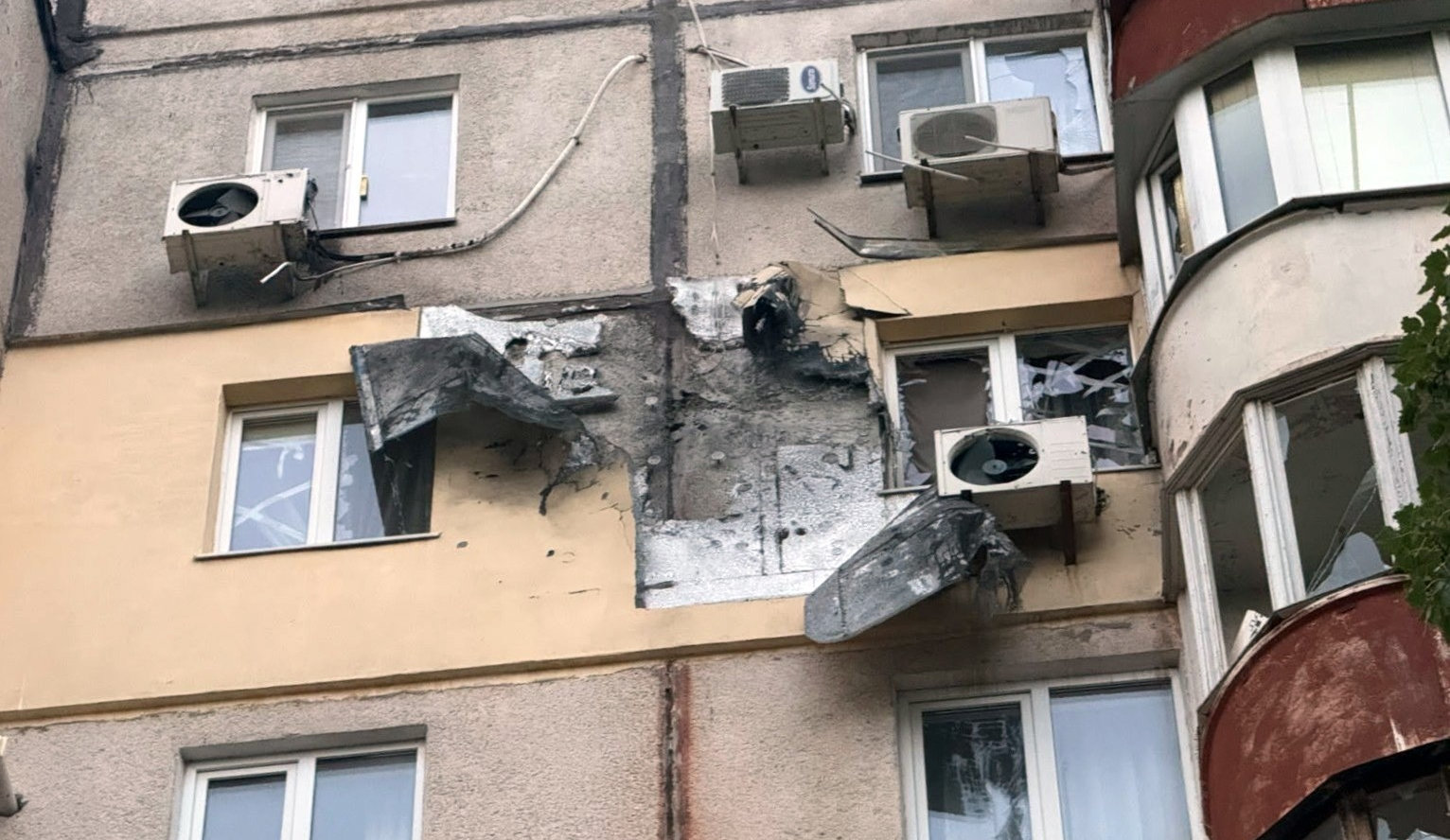 В Херсонской области из-за российских обстрелов погиб человек, еще 11 пострадали В Херсонской области из-за российских обстрелов погиб человек, еще 11 пострадали