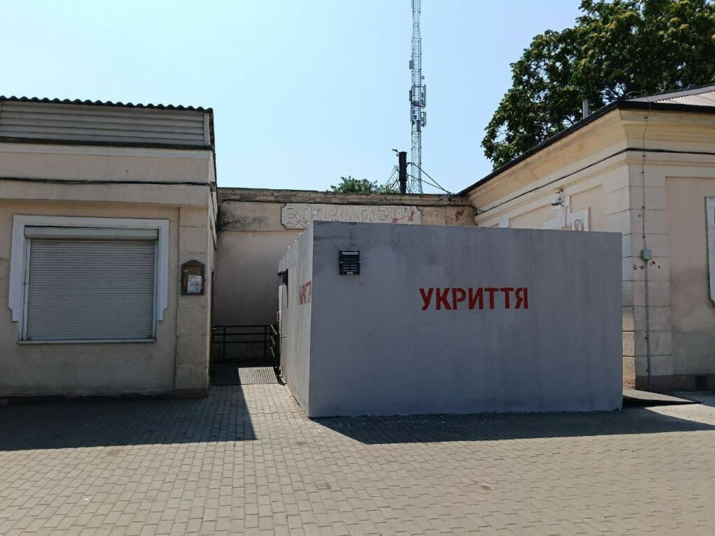 В Одесском зоопарке обустроили два мобильных укрытия