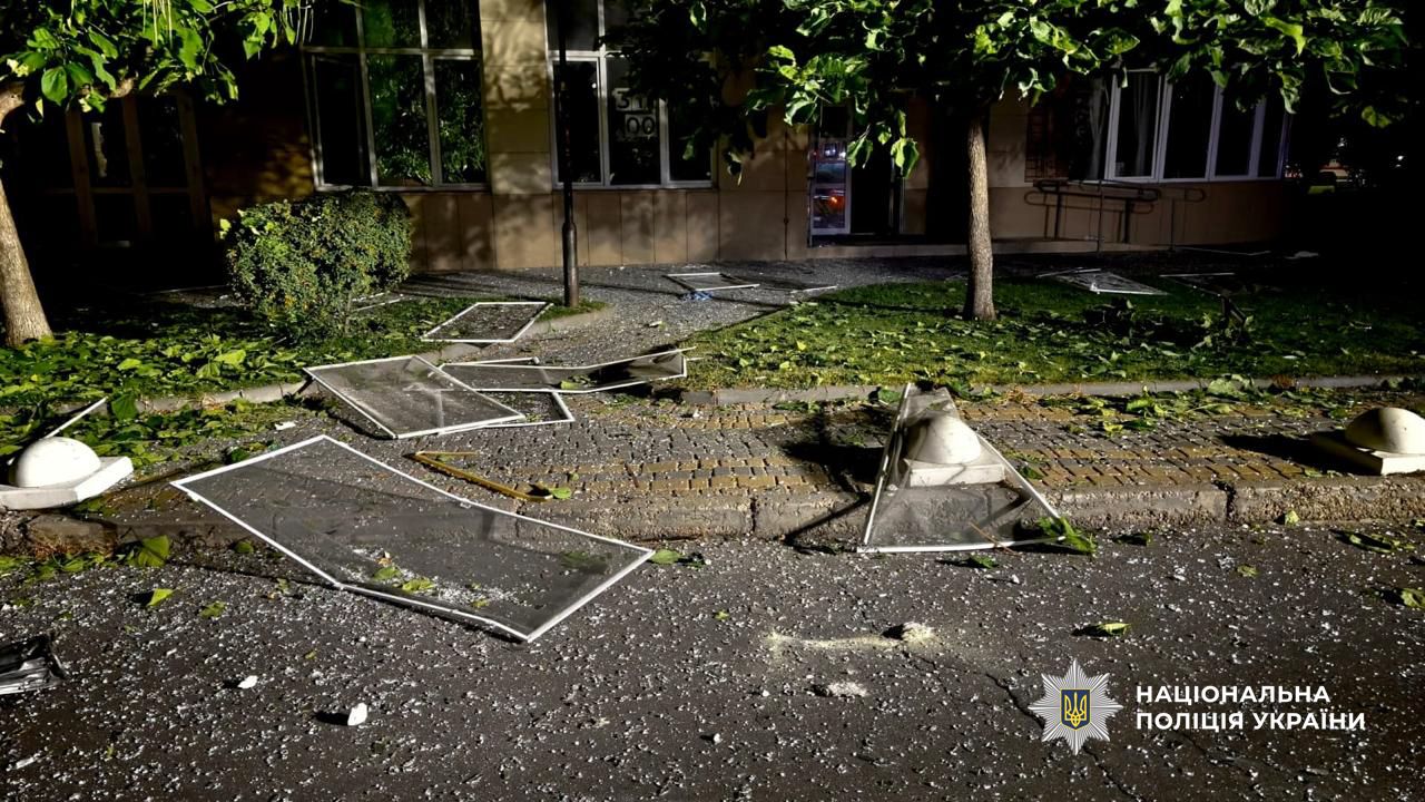 В результате ночной атаки РФ на Одессу пострадали 17 человек, в том числе трое детей В результате ночной атаки РФ на Одессу пострадали 17 человек, в том числе трое детей