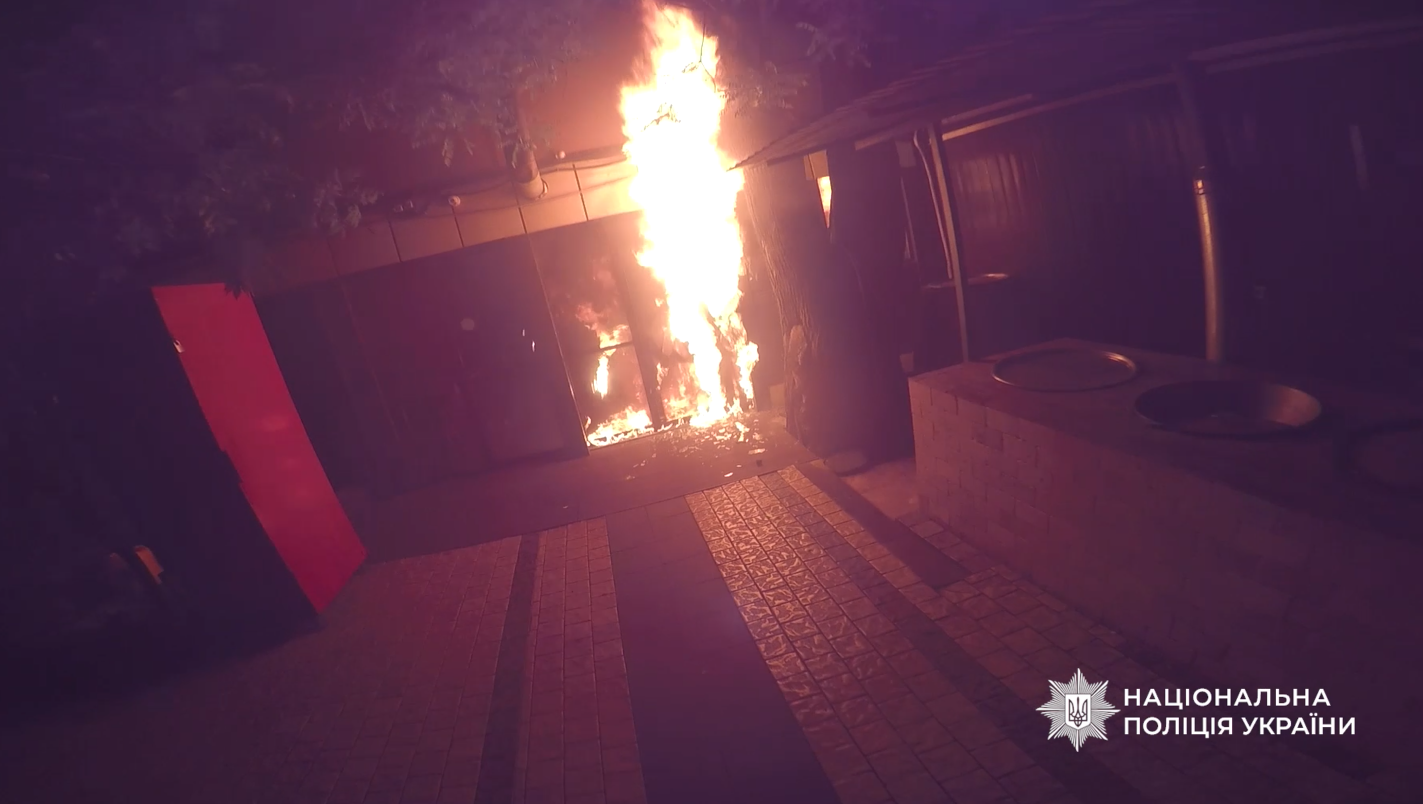 В Одессе подозреваемому в резонансном убийстве инкриминируют также поджог ресторана В Одессе подозреваемому в резонансном убийстве инкриминируют также поджог ресторана