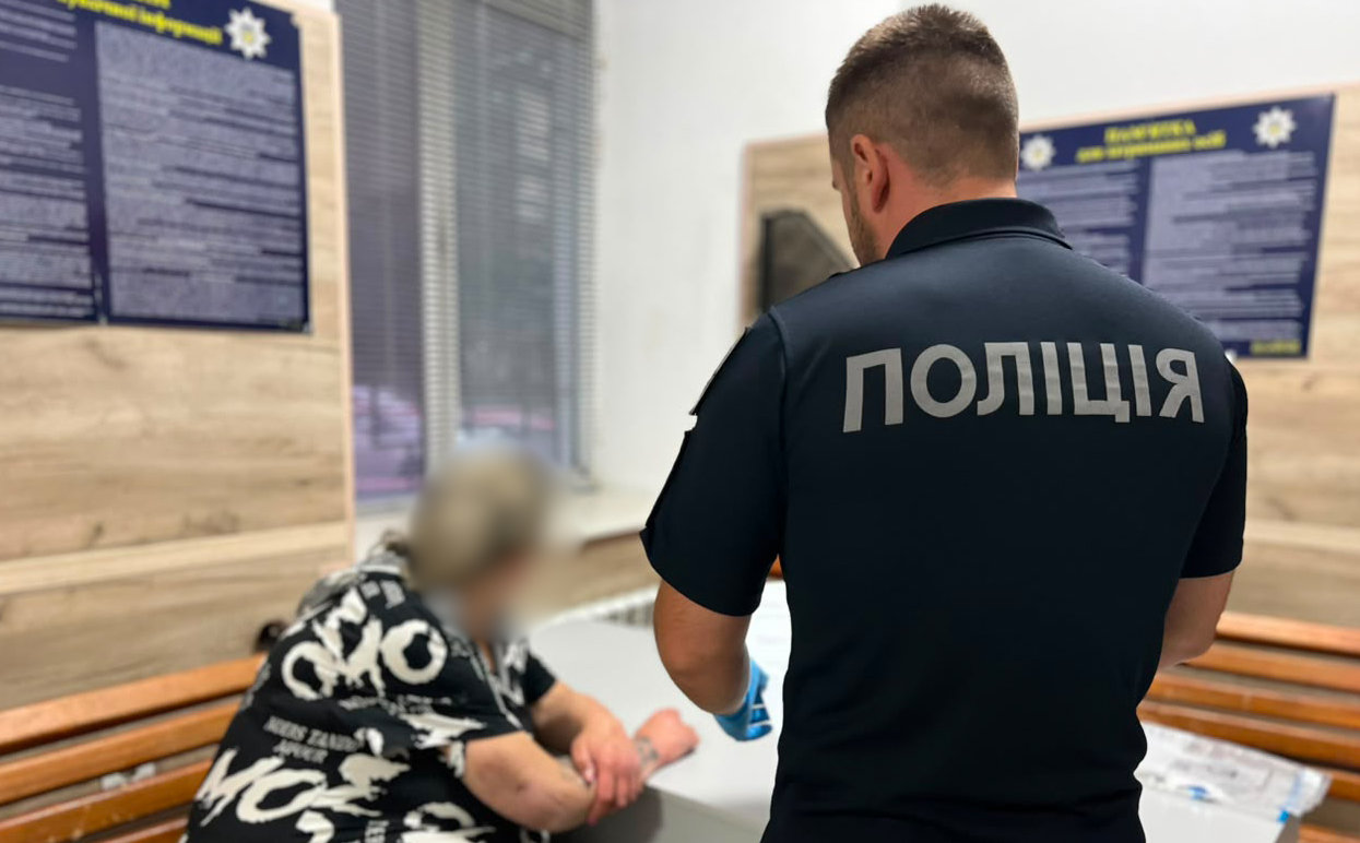 В Одесі жінку підозрюють у розповсюдженні метадону через «закладки»