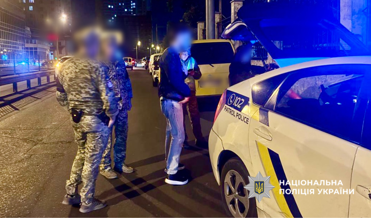 У центрі Одеси сталася ДТП за участю п’яти авто: травмовані поліцейські та військові