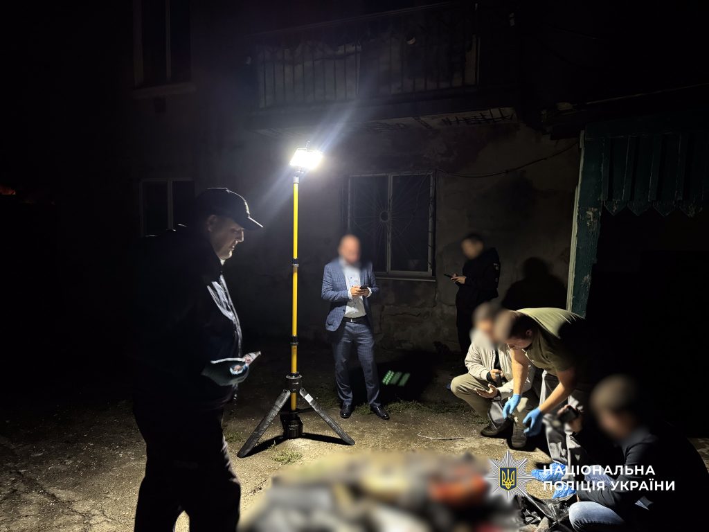 Вбив сусідку та підірвав гранату: поліція розслідує загибель двох людей у багатоповерхівці в Одесі