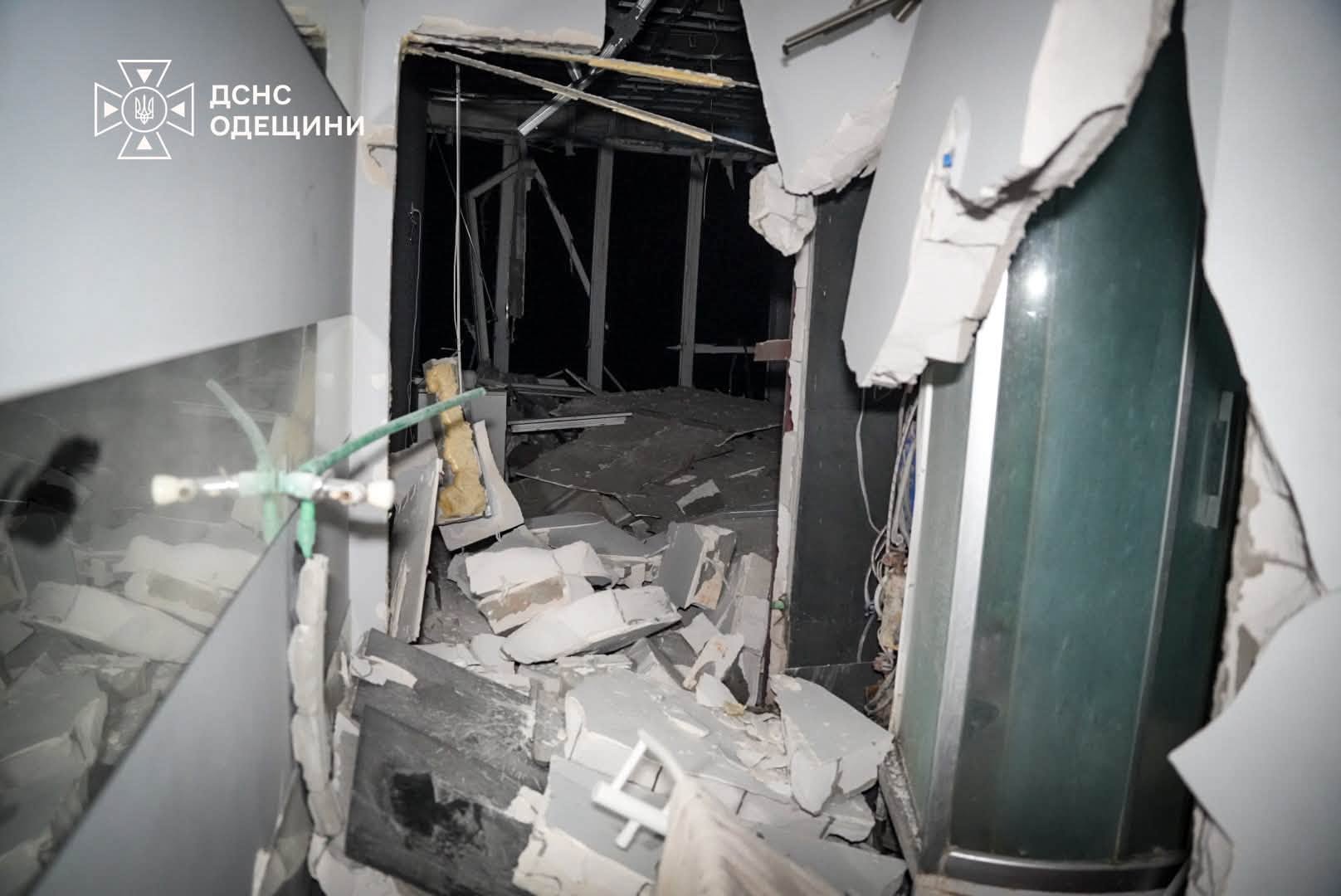 В результате ночной атаки РФ на Одессу пострадали 17 человек, в том числе трое детей В результате ночной атаки РФ на Одессу пострадали 17 человек, в том числе трое детей