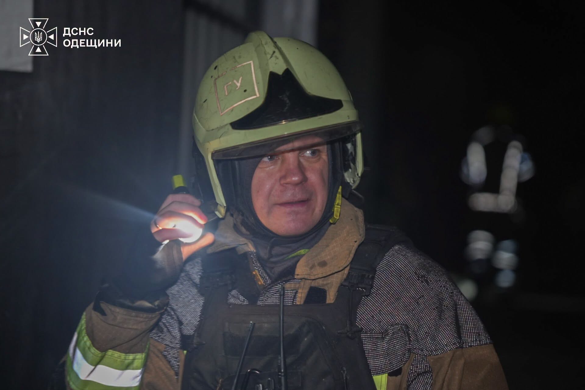 На Одещині внаслідок ворожого удару загорілися склади мережі супермаркетів (фото, відео)