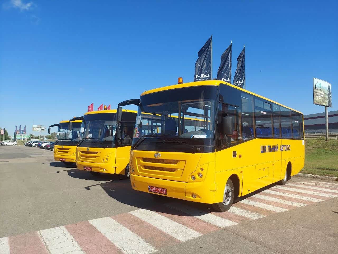 Одещина отримала третю партію шкільних автобусів: кому передали транспорт