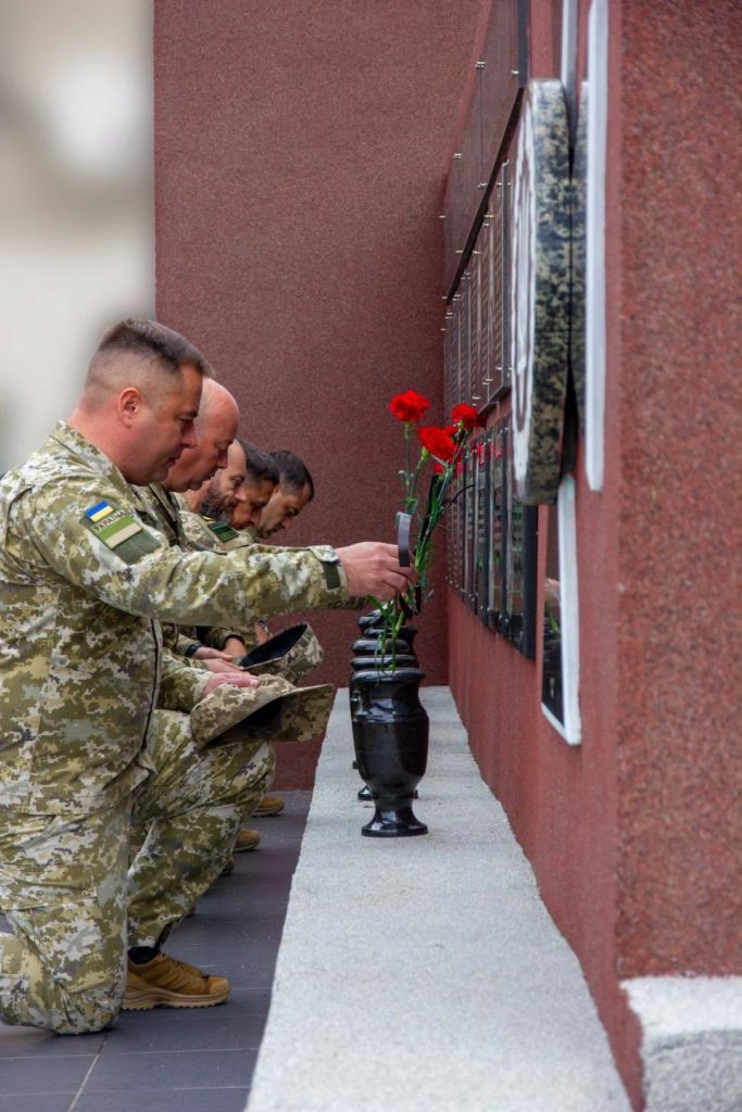 Нагороджені посмертно: на Одещині вшанували двох полеглих прикордонників Нагороджені посмертно: на Одещині вшанували двох полеглих прикордонників