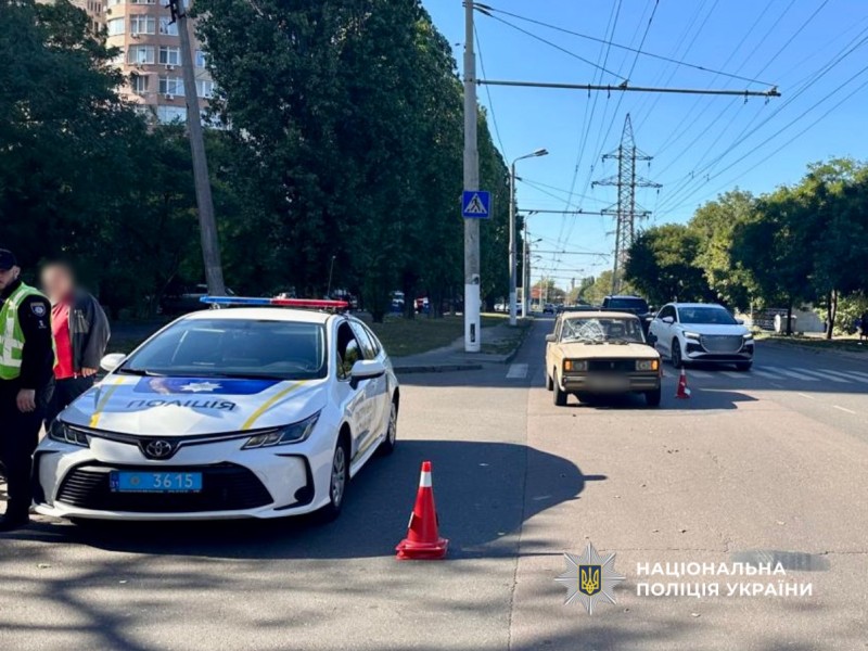 В Одесі легковик збив пішохода на нерегульованому переході: потерпілий у лікарні В Одесі легковик збив пішохода на нерегульованому переході: потерпілий у лікарні