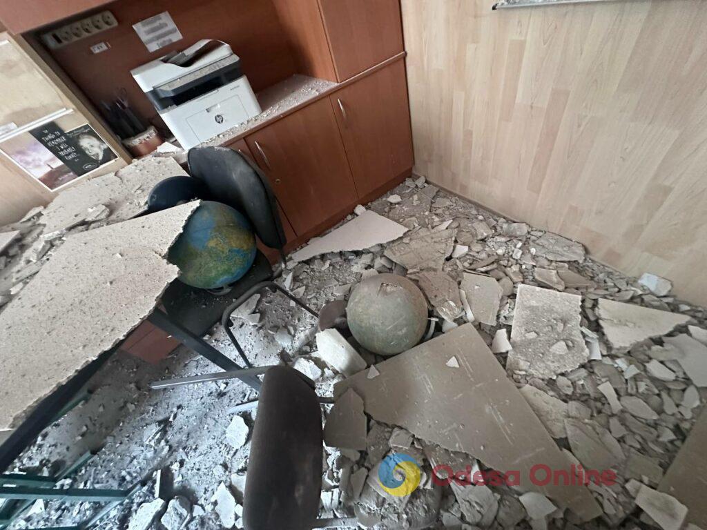 Пошкоджені будинки та навчальні заклади: наслідки масованого удару по Одесі Поврежденные дома и учебные заведения: последствия массированного удара по Одессе