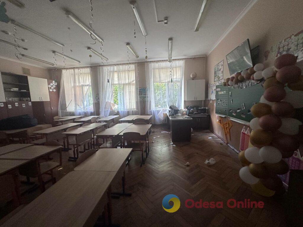 Пошкоджені будинки та навчальні заклади: наслідки масованого удару по Одесі Поврежденные дома и учебные заведения: последствия массированного удара по Одессе