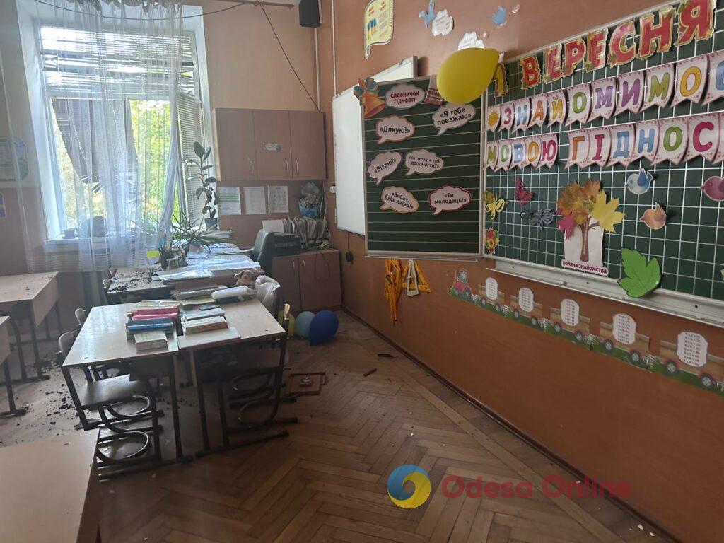 Пошкоджені будинки та навчальні заклади: наслідки масованого удару по Одесі Поврежденные дома и учебные заведения: последствия массированного удара по Одессе