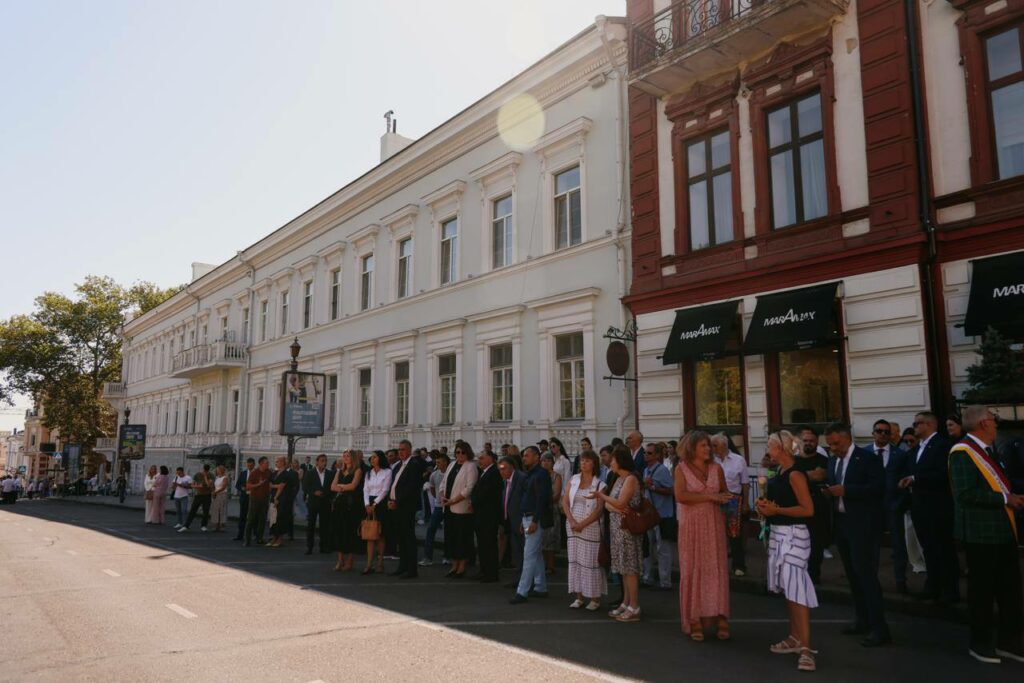 На Алеї зірок Одеси увічнили пам’ять трьох видатних діячів культури На Аллее звезд Одессы увековечили память троих выдающихся деятелей культуры