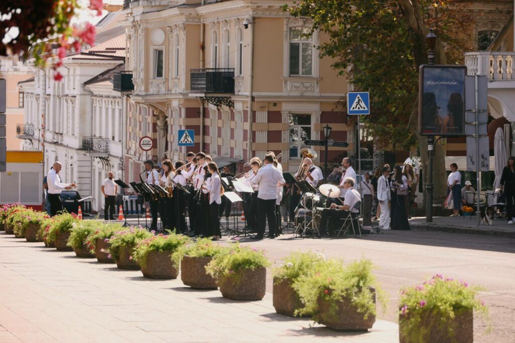 На Алеї зірок Одеси увічнили пам’ять трьох видатних діячів культури На Аллее звезд Одессы увековечили память троих выдающихся деятелей культуры