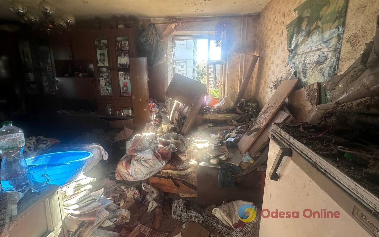 Кореспондент Odesa Online побував на місці ранкового удару по Одесі (обережно, фото) Кореспондент Odesa Online побував на місці ранкового удару по Одесі (обережно, фото)