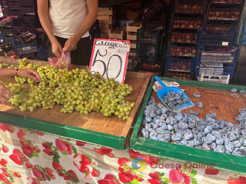Кавун, шія та помідори: актуальні ціни на одеському «Привозі»