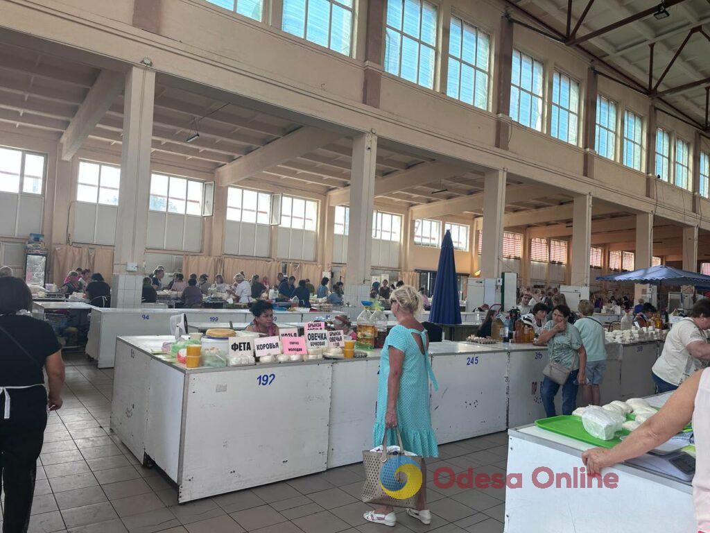 Кавун, шія та помідори: актуальні ціни на одеському «Привозі»