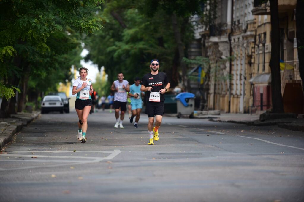 Понад 800 бігунів вийшли на старт SEASIDE INDEPENDENCE Half Marathon в Одесі