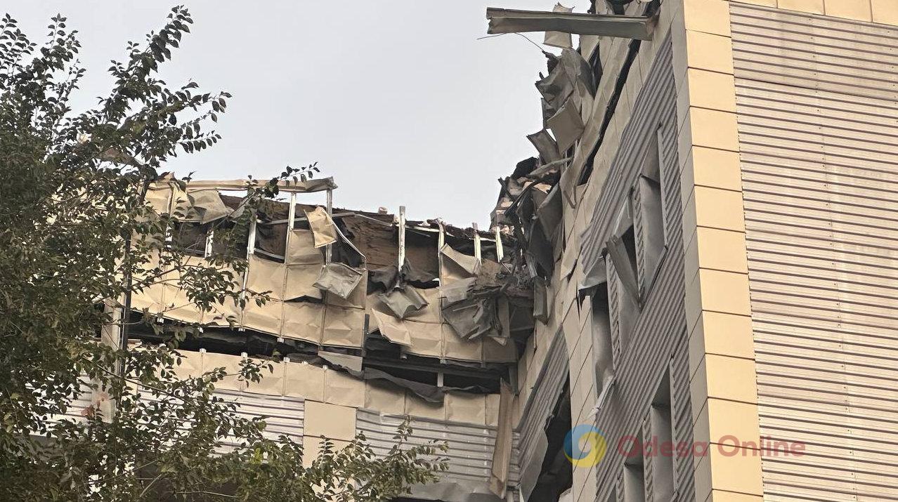 Корреспондент Odesa Online побывал на месте ночного удара по поликлинике в Одессе Корреспондент Odesa Online побывал на месте ночного удара по поликлинике в Одессе
