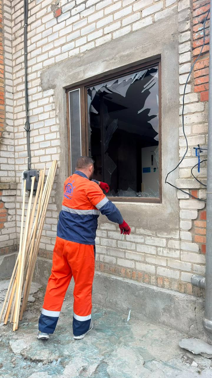 В Одессе в результате атаки повреждены 17 частных домов В Одессе в результате атаки повреждены 17 частных домов