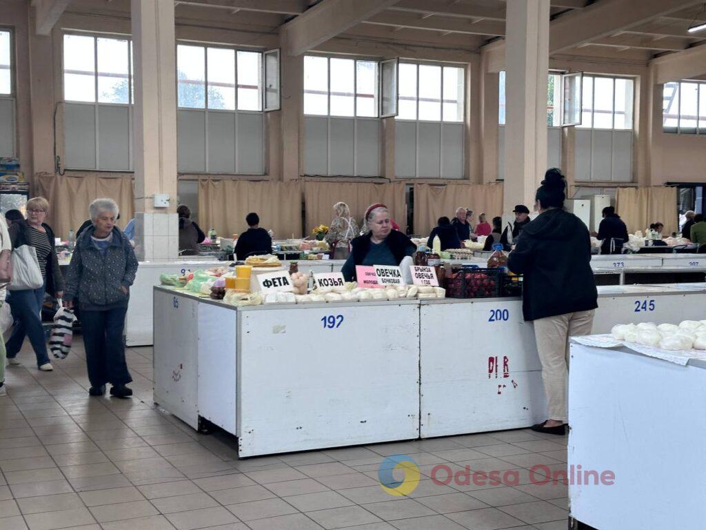 Груша, часник та гриби: суботні ціни на одеському «Привозі»