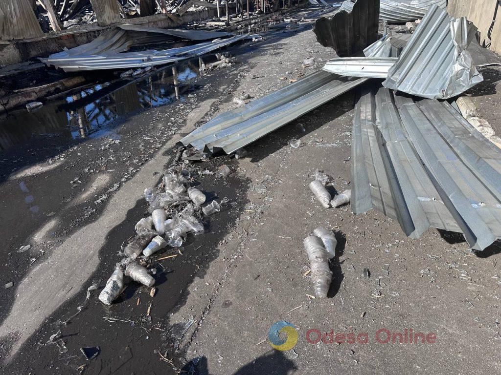 Ворожий удар знищив цех на Одещині: чотири людини в лікарні, двоє з них — у реанімації