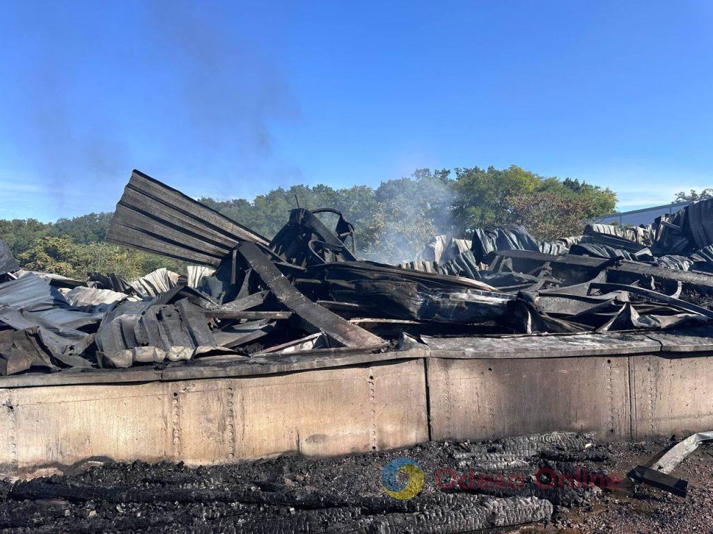 Ворожий удар знищив цех на Одещині: чотири людини в лікарні, двоє з них — у реанімації