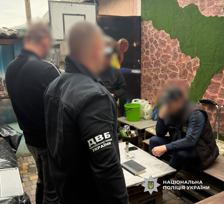 Пропонував хабар за «закриття» справи: жителя Одещини затримали за підкуп поліцейського Пропонував хабар за «закриття» справи: жителя Одещини затримали за підкуп поліцейського