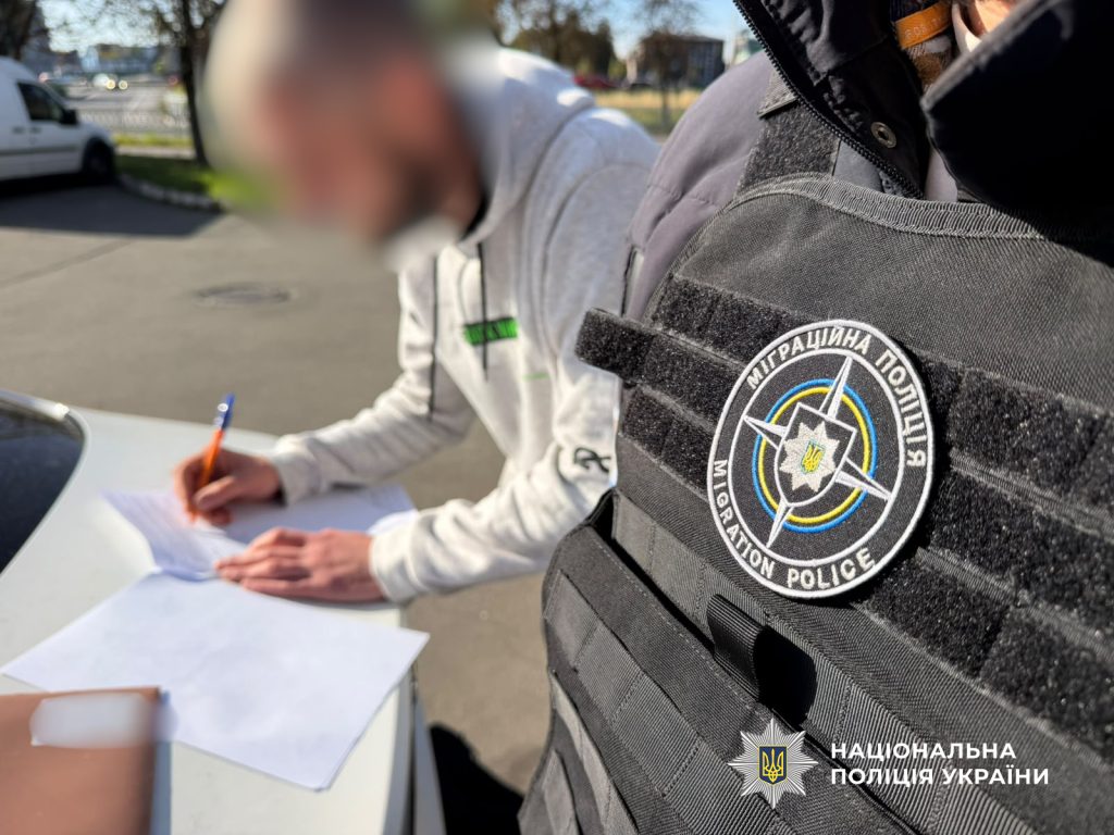 В Одессе разоблачили мужчину, который с помощью ИИ создавал детскую порнографию В Одессе разоблачили мужчину, который с помощью ИИ создавал детскую порнографию