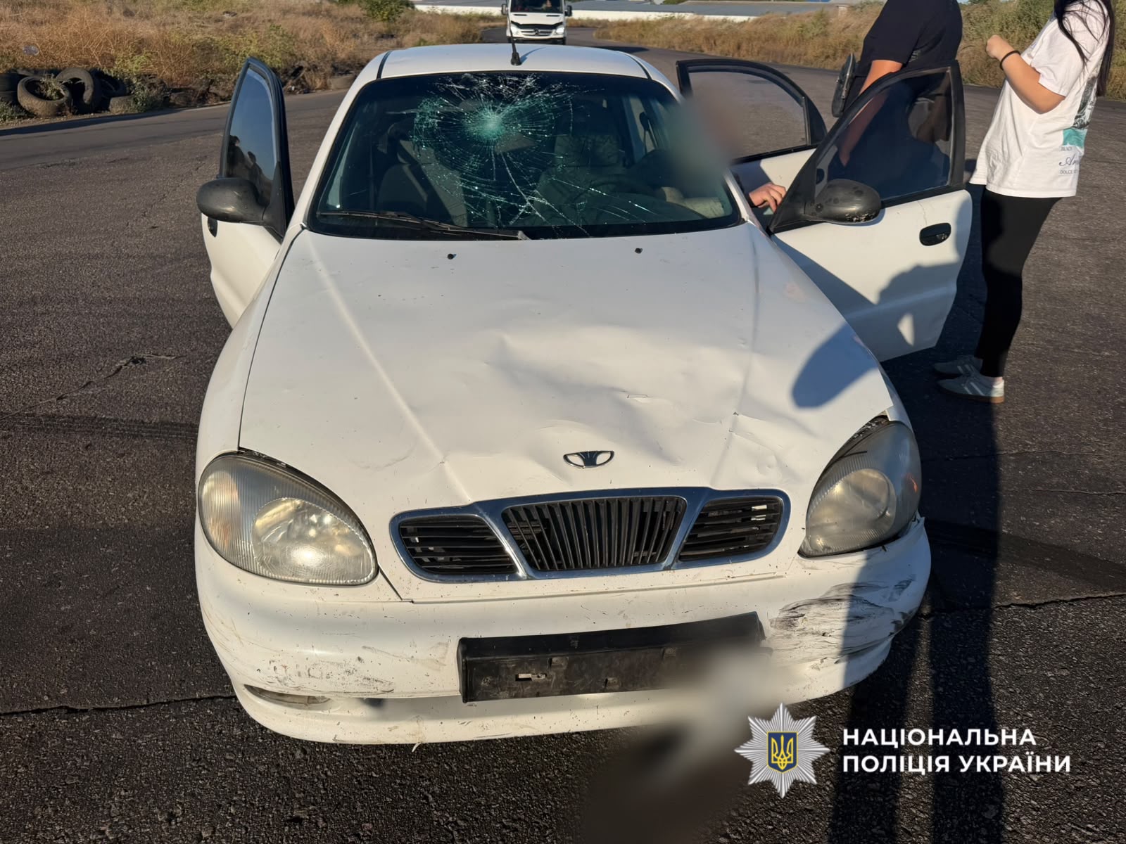 Під Одесою 13-річний керманич мопеда врізався в легковик: постраждали двоє дітей Під Одесою 13-річний керманич мопеда врізався в легковик: постраждали двоє дітей