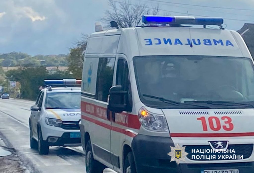 В Великодолинском легковушка столкнулась с грузовиком: пострадали трое