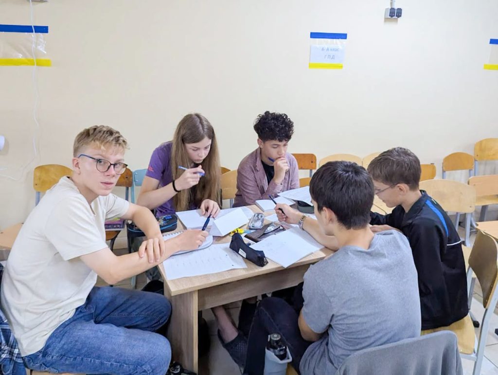 Одеські ліцеїсти вибороли дипломи всеукраїнського математичного турніру Одесские лицеисты стали победителями всеукраинского математического турнира