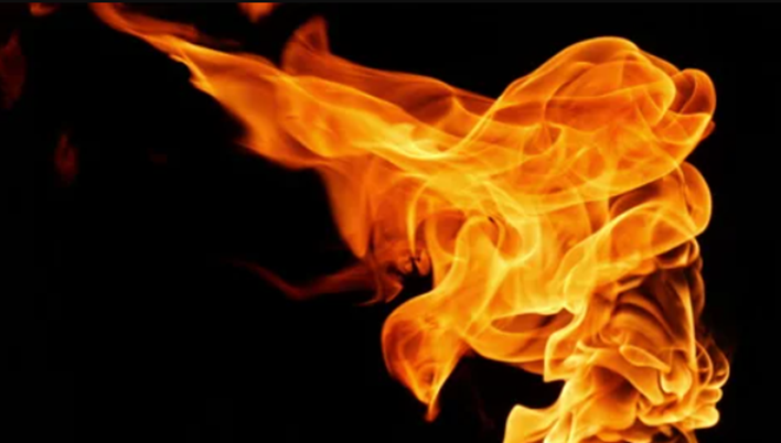 В Одессе во время пожара в подвале жилого дома пострадали два человека В Одессе во время пожара в подвале жилого дома пострадали два человека