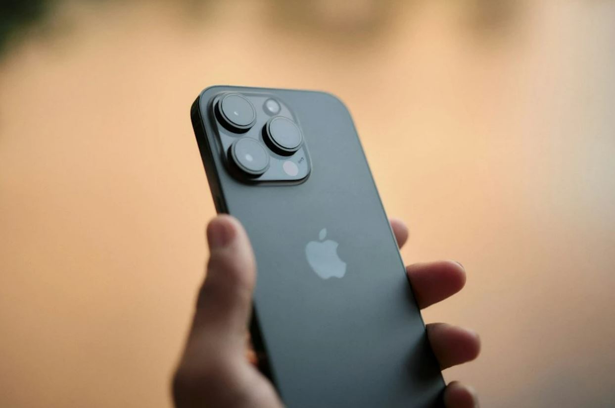Як перевірити б/в iPhone 14 перед покупкою: батарея, IMEI, блокування Як перевірити б/в iPhone 14 перед покупкою: батарея, IMEI, блокування