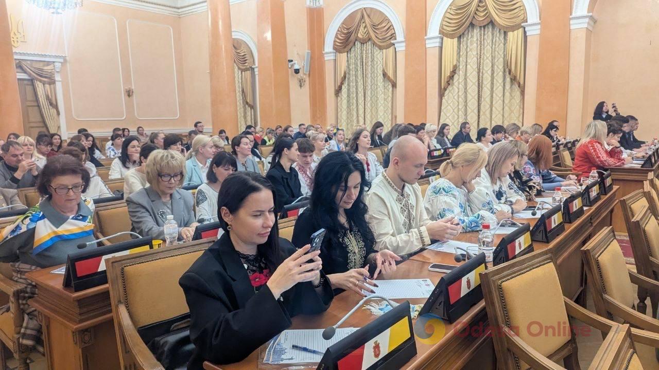 Одесса присоединилась к написанию Радиодиктанта национального единства (фото)