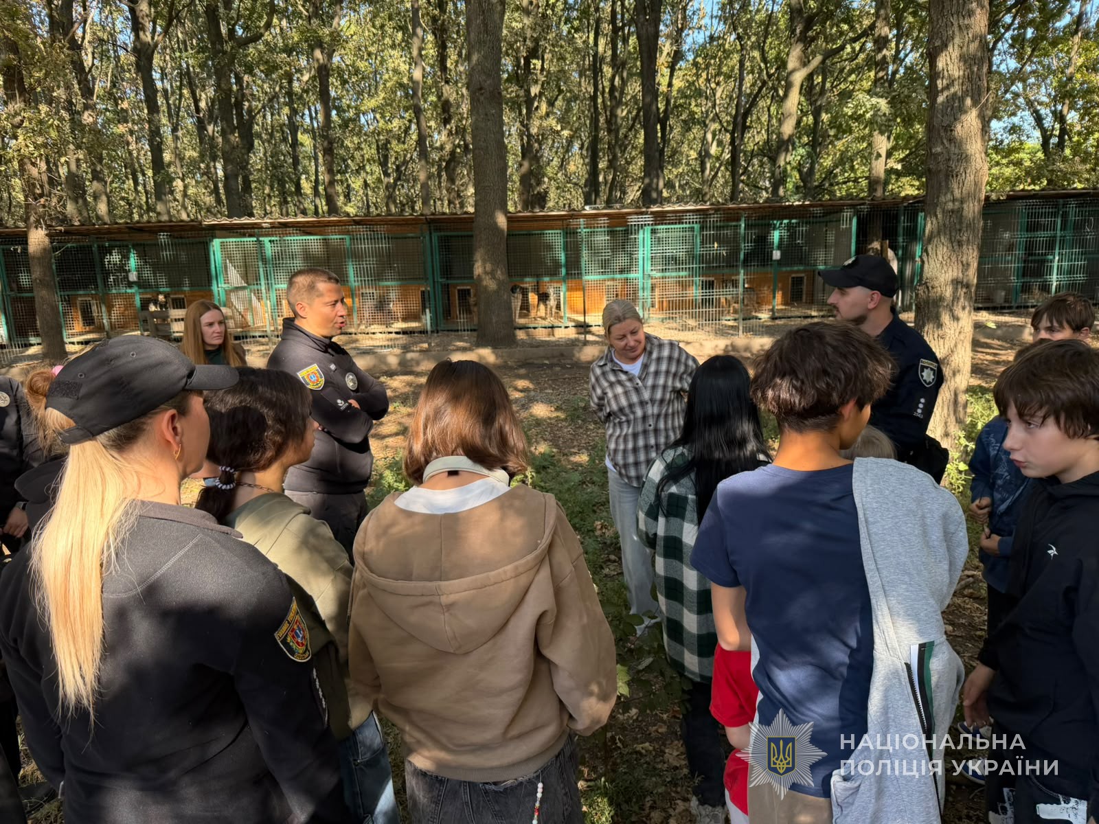 В Одессе воспитанники детского дома посетили Центр адопции собак