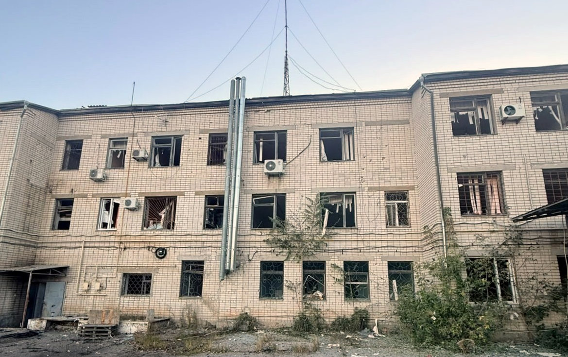 На Херсонщині через атаки РФ поранено двох людей, пошкоджено понад 10 об’єктів На Херсонщині через атаки РФ поранено двох людей, пошкоджено понад 10 об’єктів